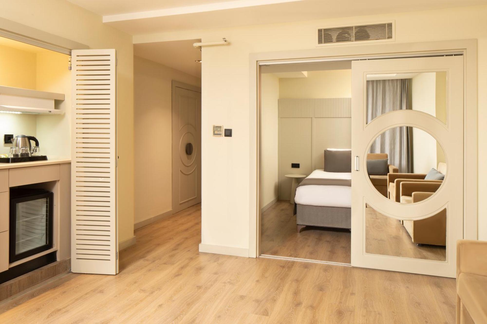 Orka Taksim Suites & Hotel Estambul Exterior foto